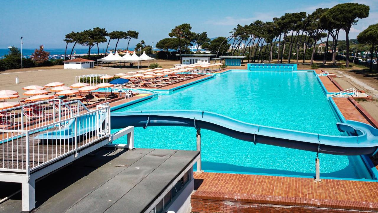 Villaggio Torre Marina Marina di Massa Esterno foto